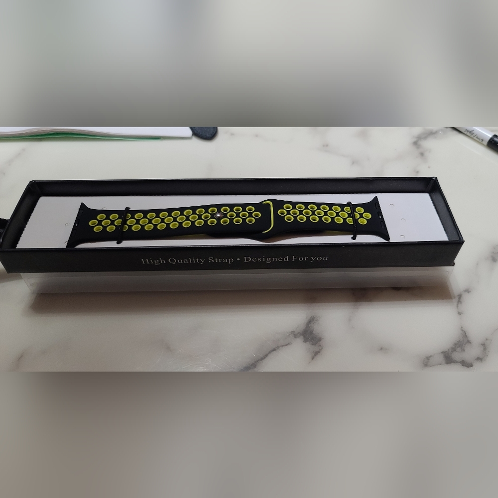 38-40 MM, Silicone soft padded watch band with quick release spring bars